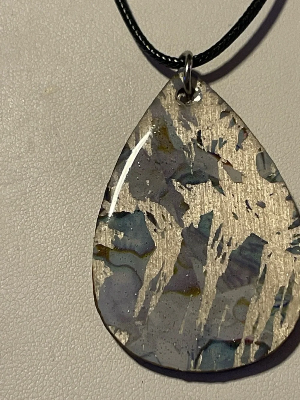 Silver-Tone Teardrop Pendant Necklace in Blue and White